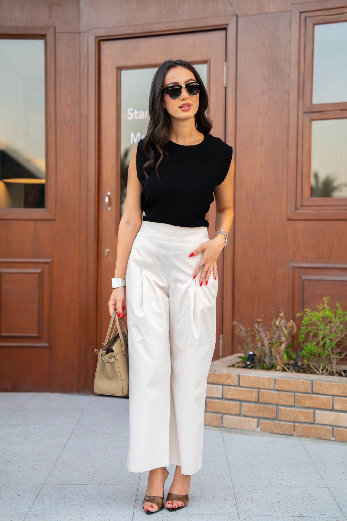 A blouse and pants set.C:250