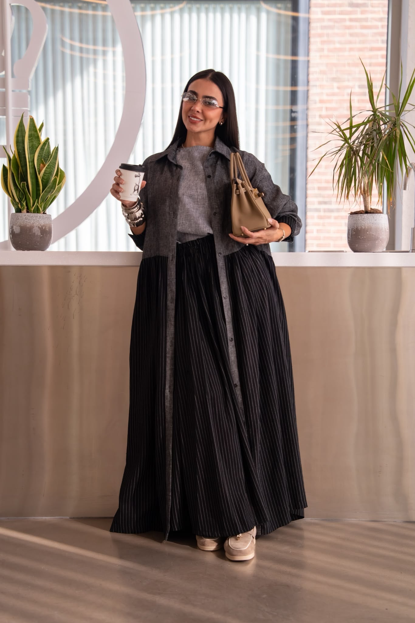 Linen abaya in gray and black.C:6821