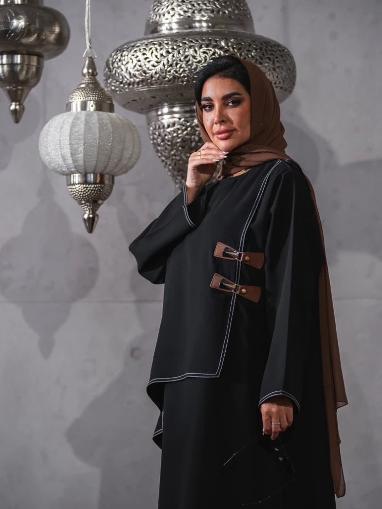 ABAYA BLACK PLEATED WITH SMALL BROWN BELT C:6455 BLACK