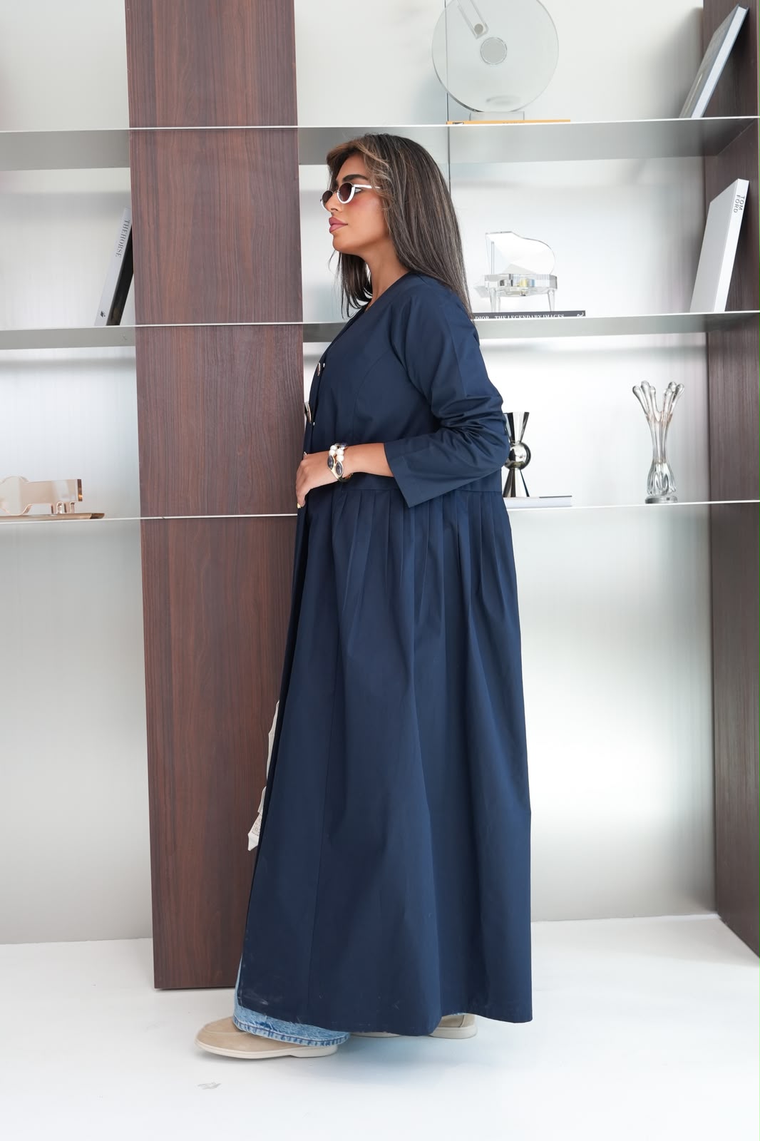 Crepe abaya in navy blue.C:6814