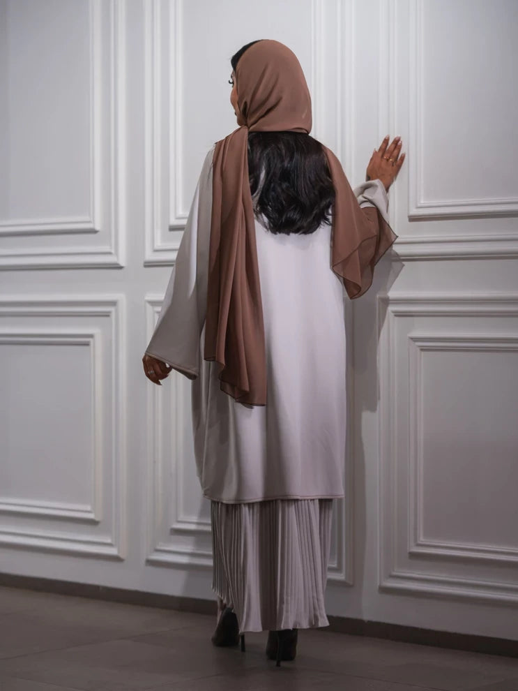 ABAYA LIGHT BIEGE PLEATED WITH SMALL BROWN BELT C:6455 BEAGE