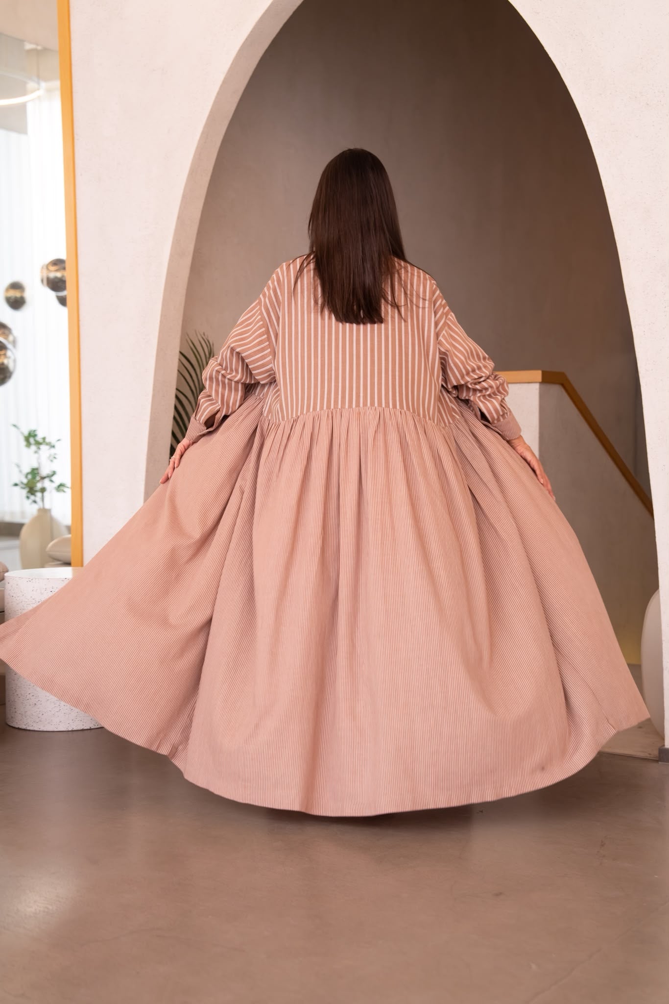 Linen abaya in flesh color.C:6821