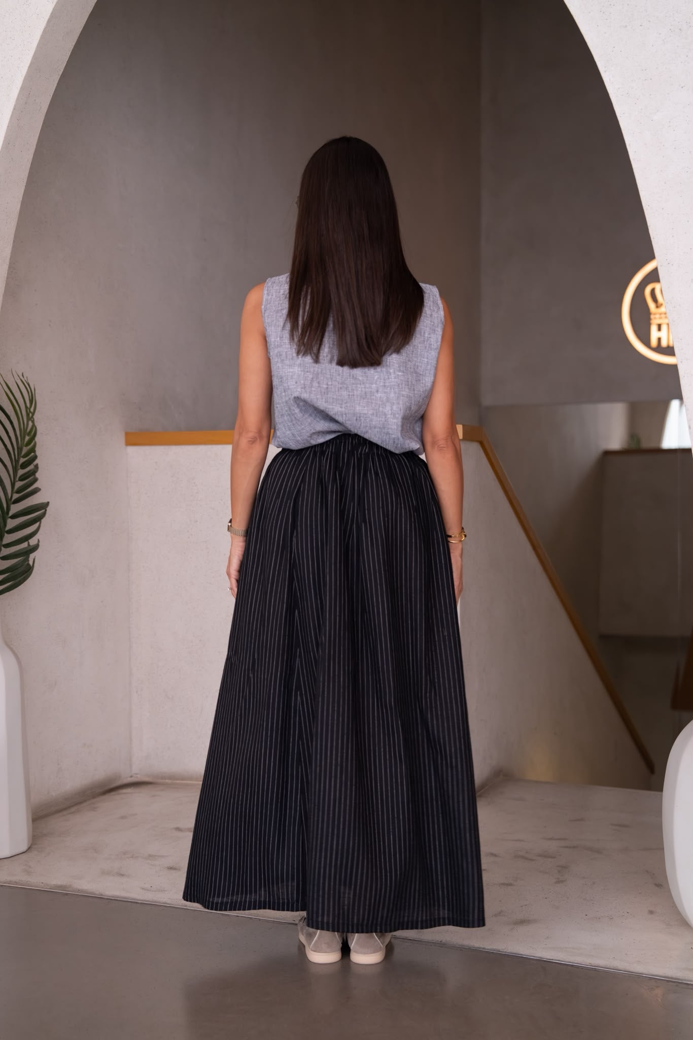 A blouse and skirt set.C:251