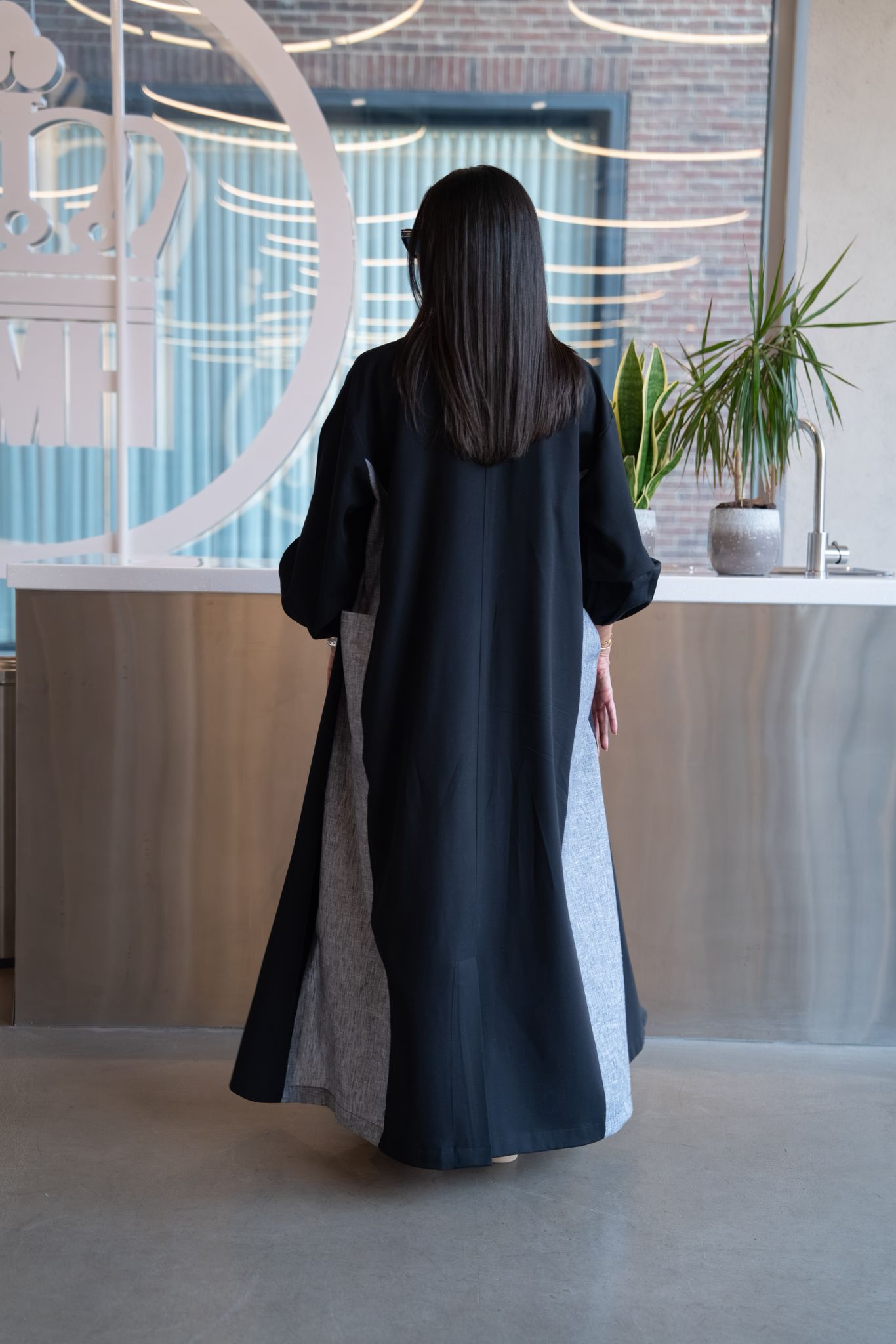 Linen abaya in black.C:6826