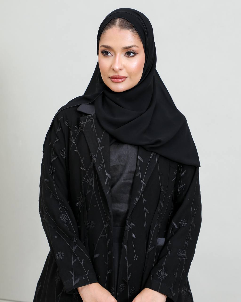 Black crepe blazer abaya with embroidery C:6658