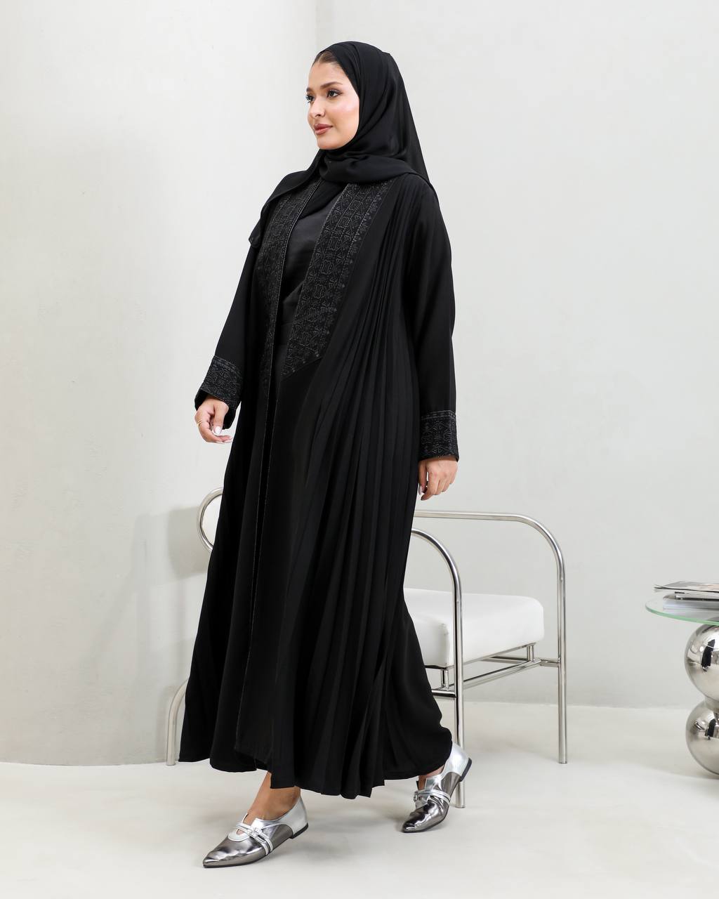 Black abaya, made of luxurious crepe fabric with embroidery C:6659