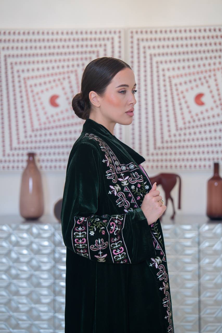 Embroidered velvet abaya, olive green. C:6708