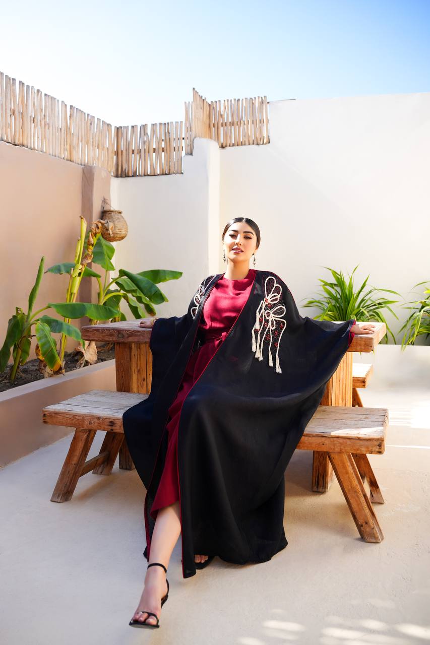 Abaya made of burlap fabric, black , with embroidery C:6612 (Free size)