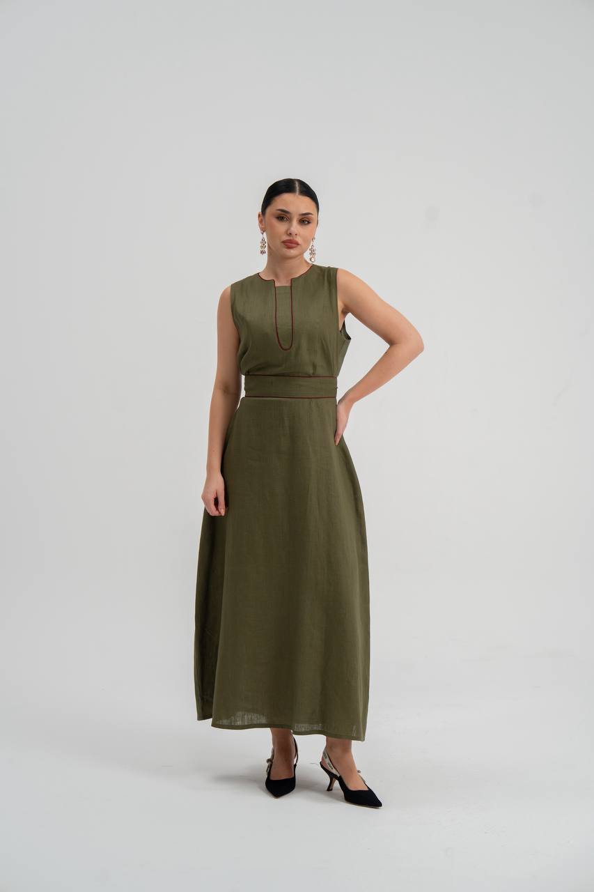 Linen dress in olive green. C:227