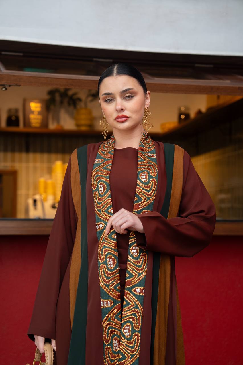 عباية كريب مع لينن باللون البني و الجملي . C:6742