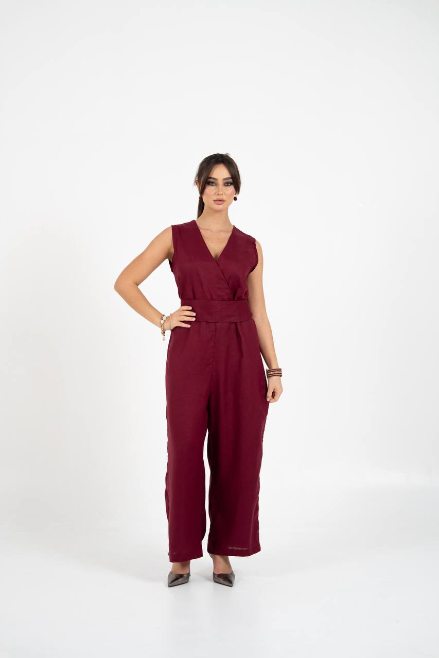 Burgundy crepe jumpsuit.C:102 red