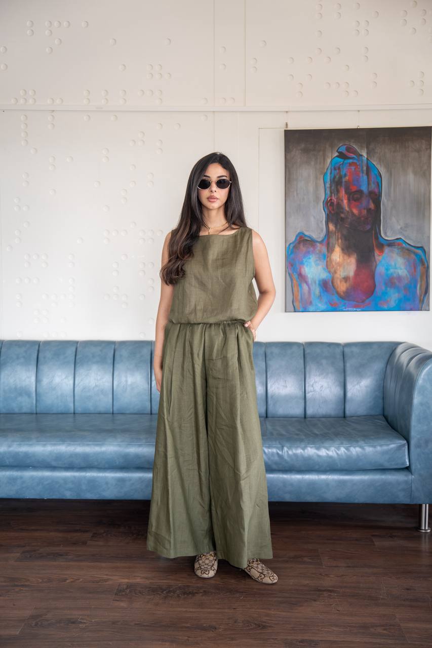 Green linen blouse and pants set. C: 235 green