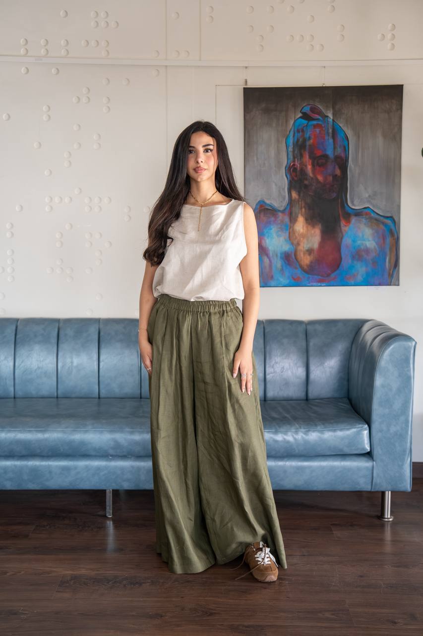 Beige blouse and green pants set in linen fabric. C: 235bige. green