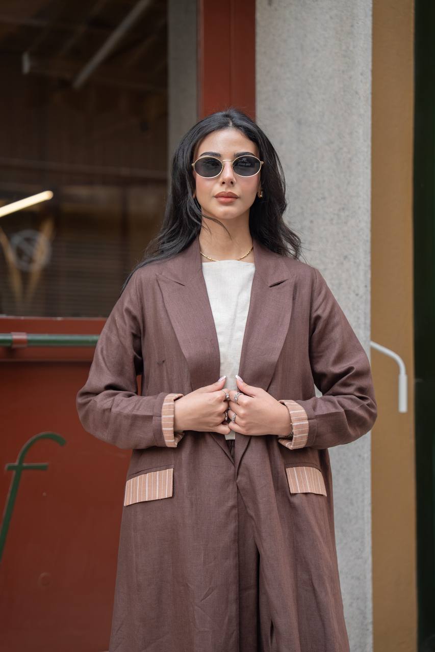 Linen abaya in brown. C:6777