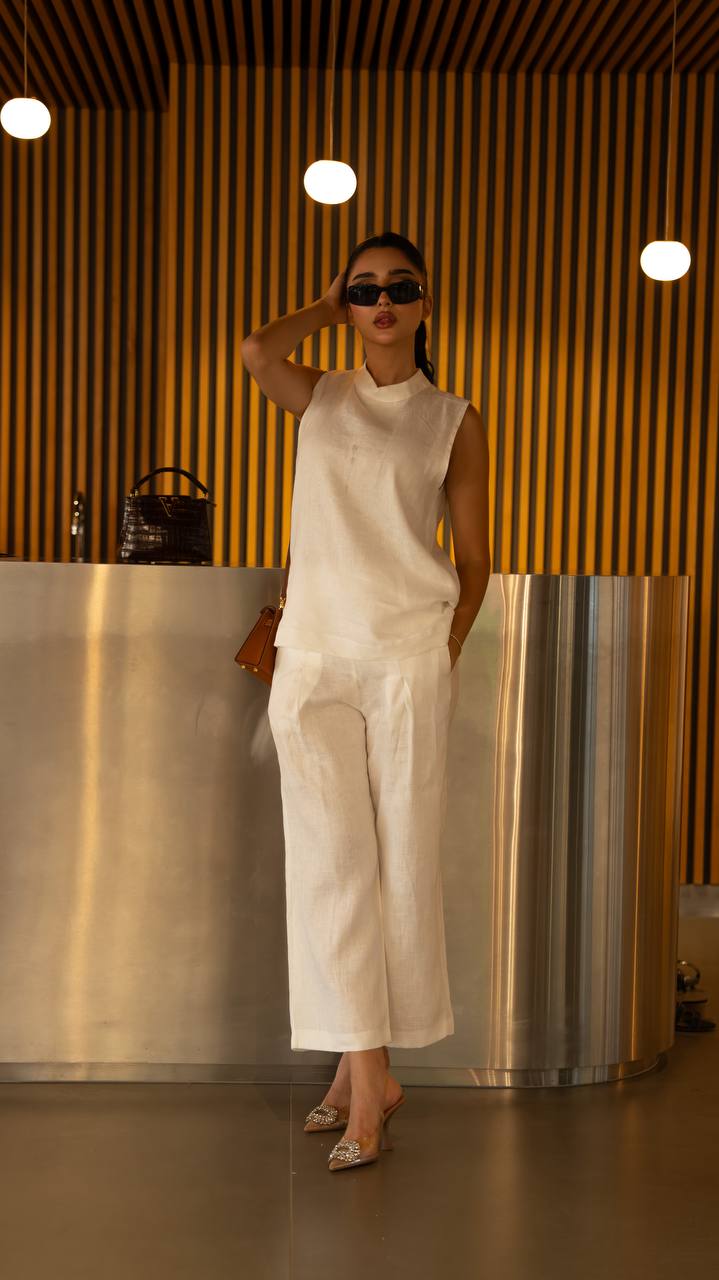 White linen blouse and pants set. C:237