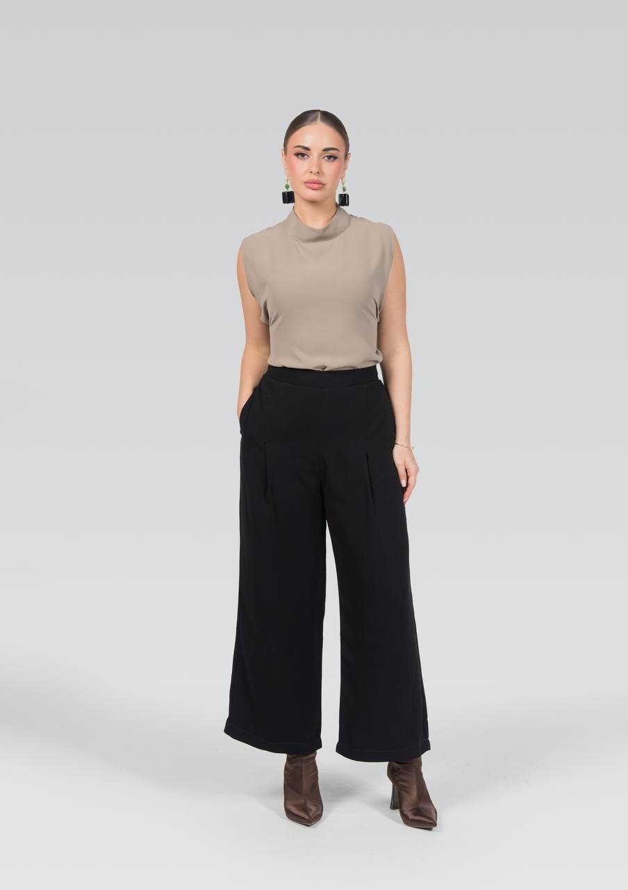Blouse and trousers set.C:260