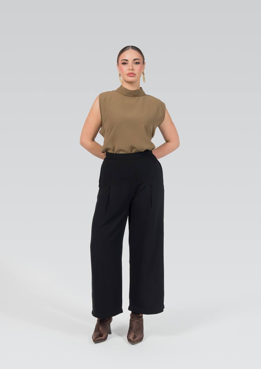 Blouse and trousers set.C:260