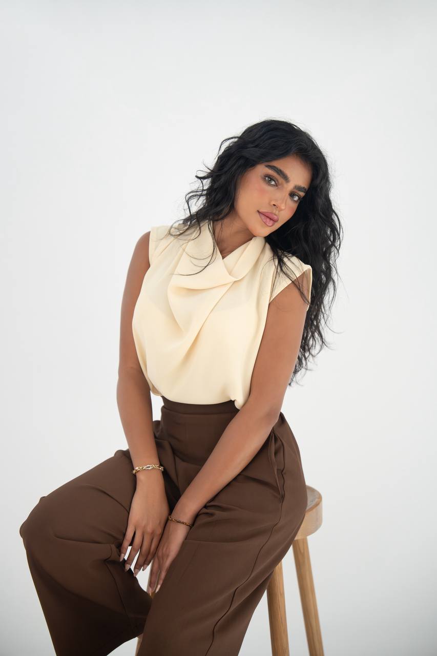 Blouse & Linen Beige brown SetC:150