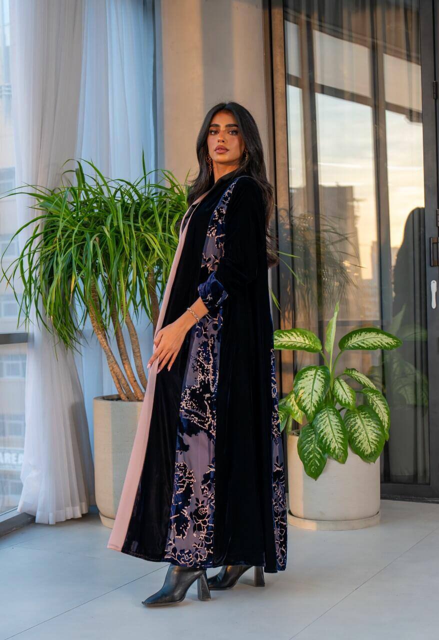 Plain velvet abaya in navy color with floral velvet C:6573