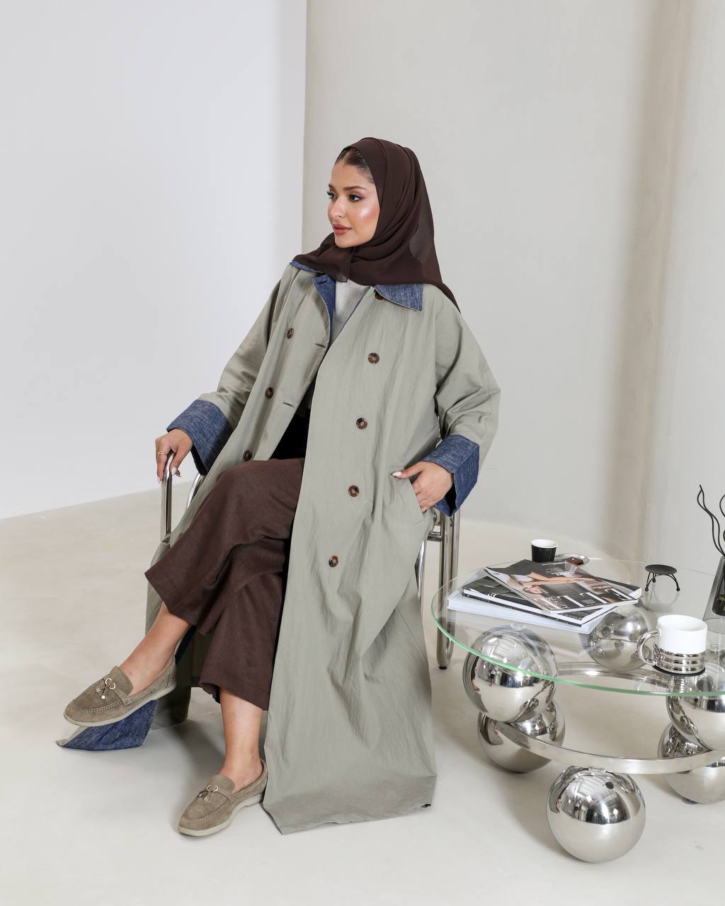 Free size trench coat, in pistachio color with denim details C:6656
