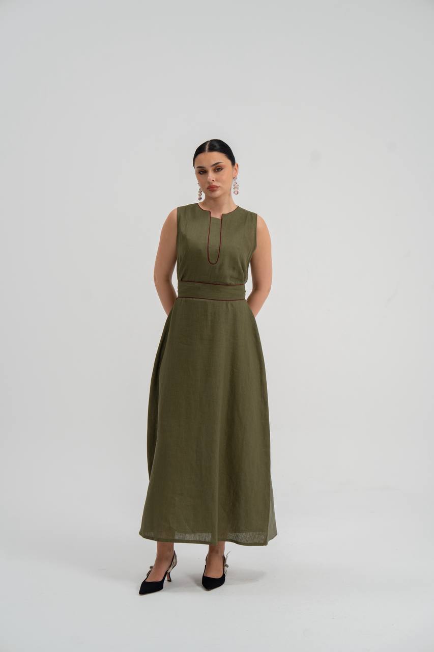 Linen dress in olive green. C:227