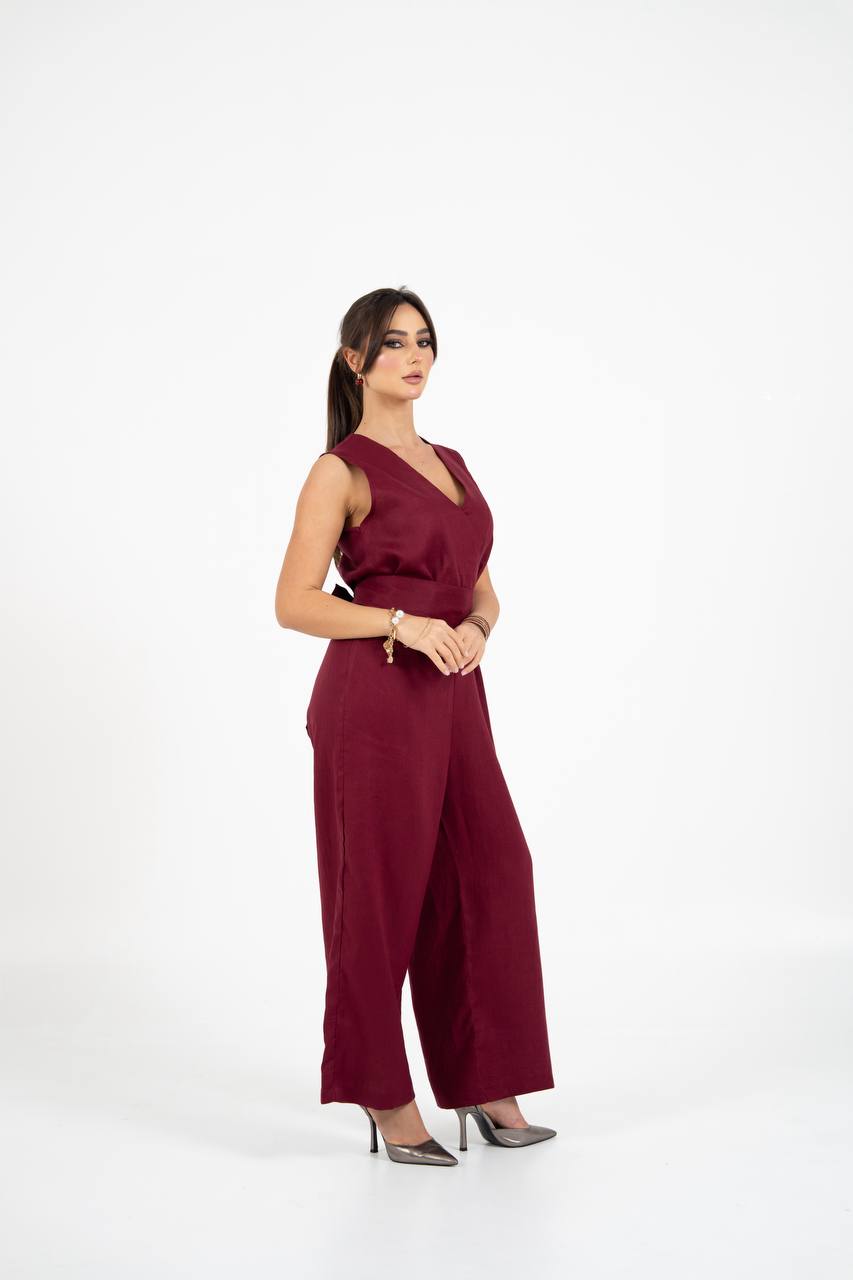 Burgundy crepe jumpsuit.C:102 red