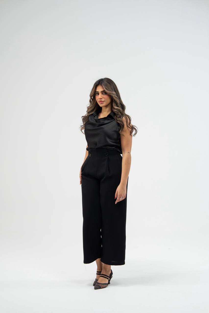 Silk crepe blouse and trousers set. C:233