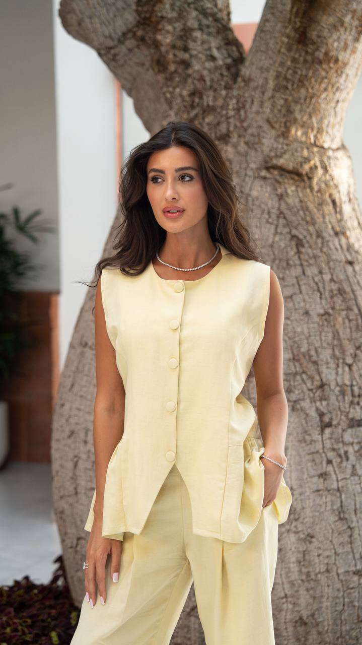 Vest and trousers set, linen in yellow.C:241
