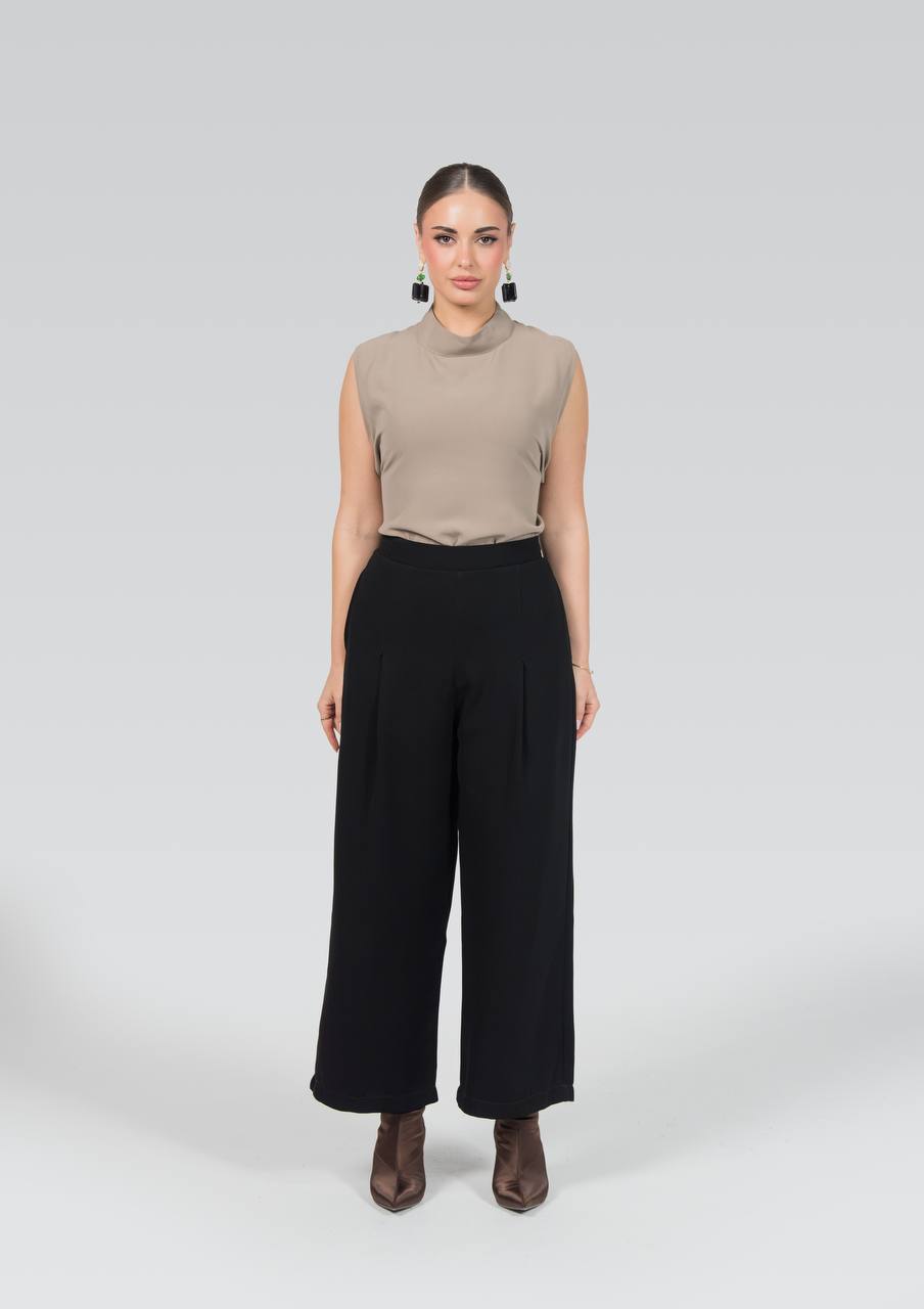 Blouse and trousers set.C:260