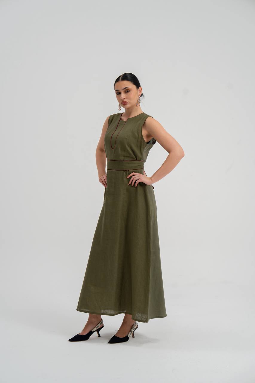 Linen dress in olive green. C:227