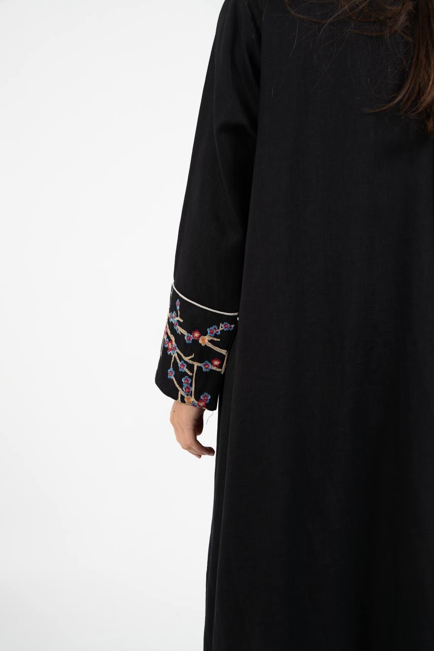 Linen abaya in black with embroidery. C:6760 Black