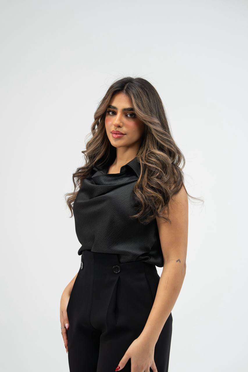 Silk crepe blouse and trousers set. C:233