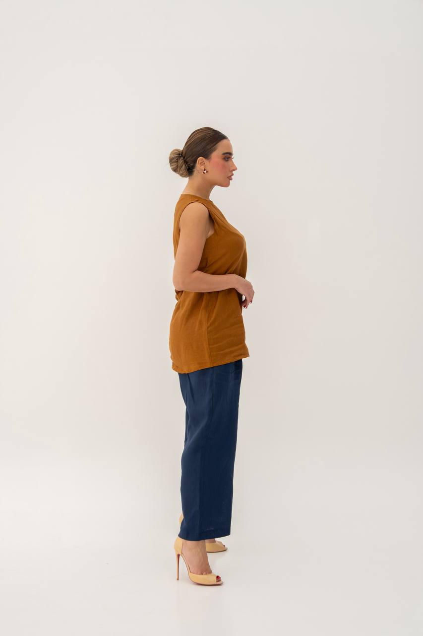 Camel-colored blouse and trousers set, linen.C:357