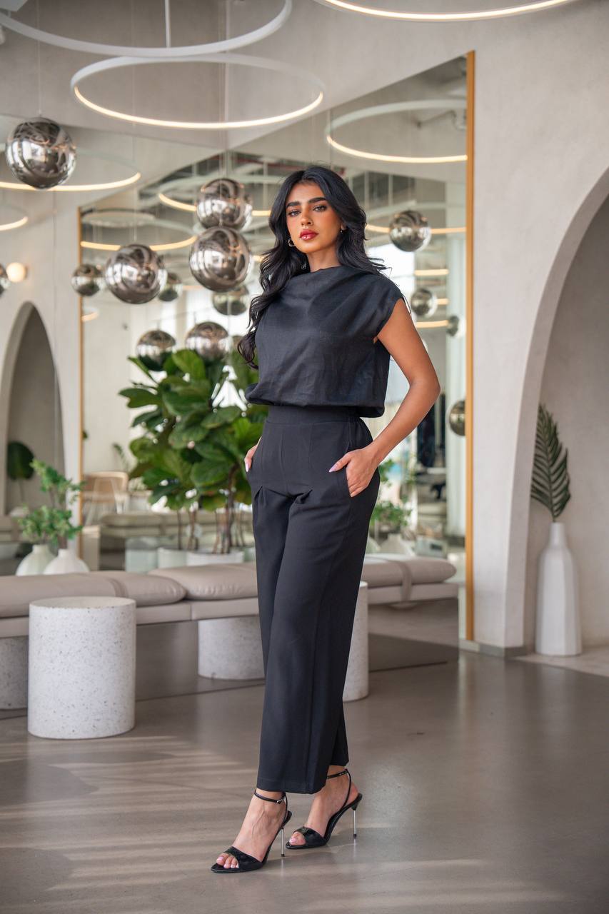 Linen blouse and crepe pants set, black C:150
