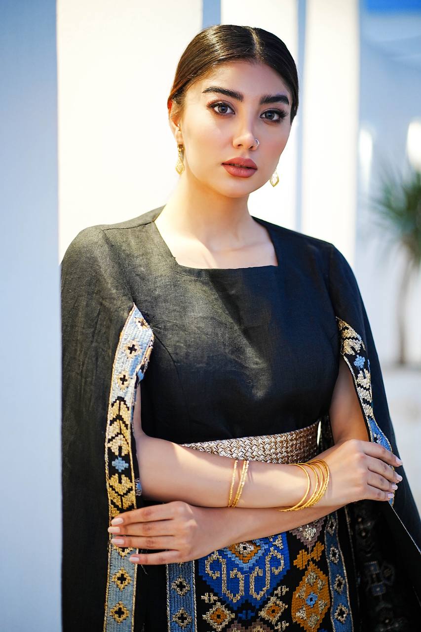Daraa made of plain linen fabric with embroidered linen, in black color C:6607 Black