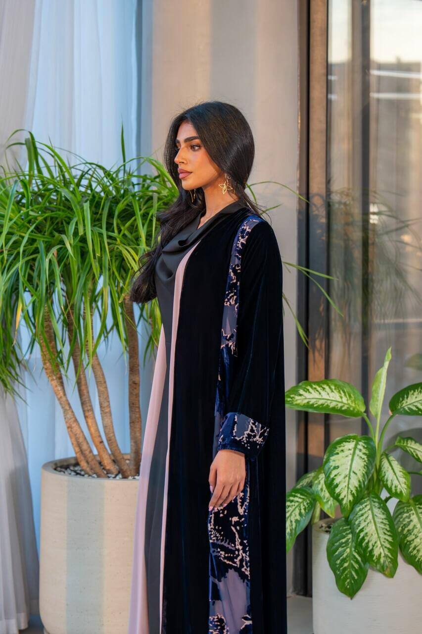 Plain velvet abaya in navy color with floral velvet C:6573