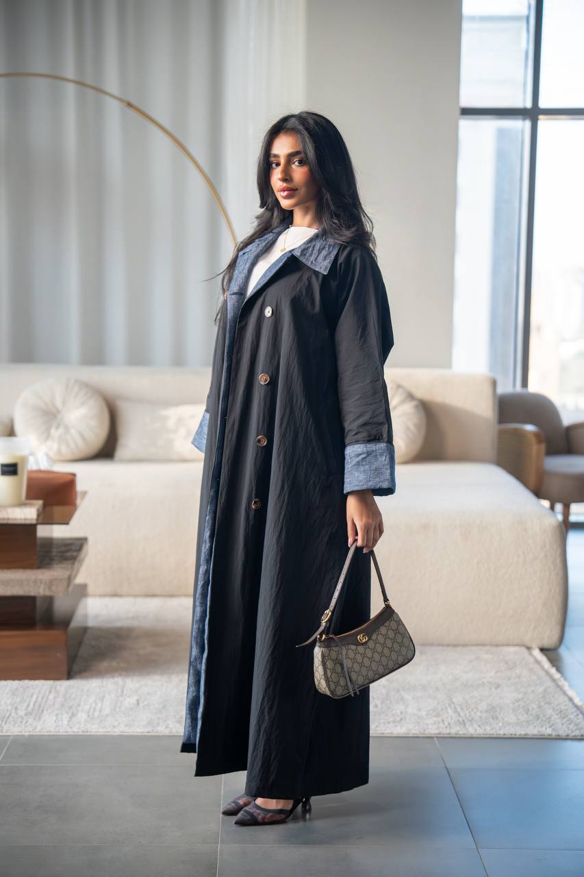 Black free size trench coat with jeans details. C:6656