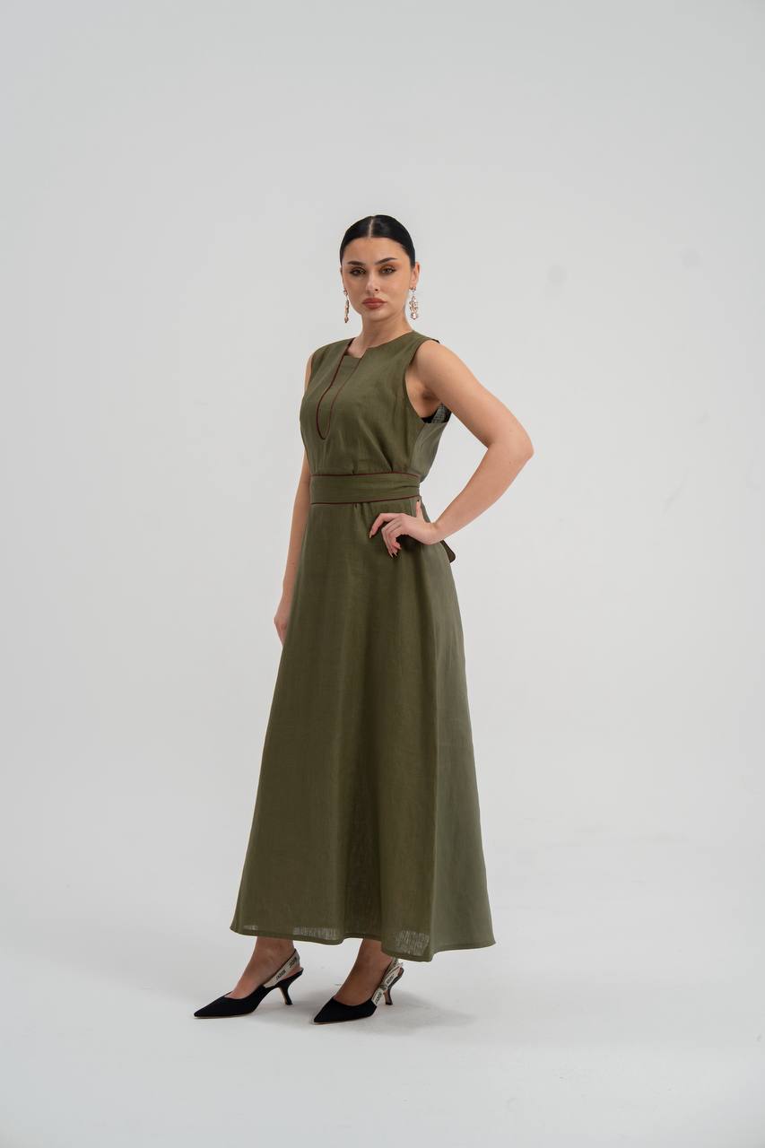 Linen dress in olive green. C:227