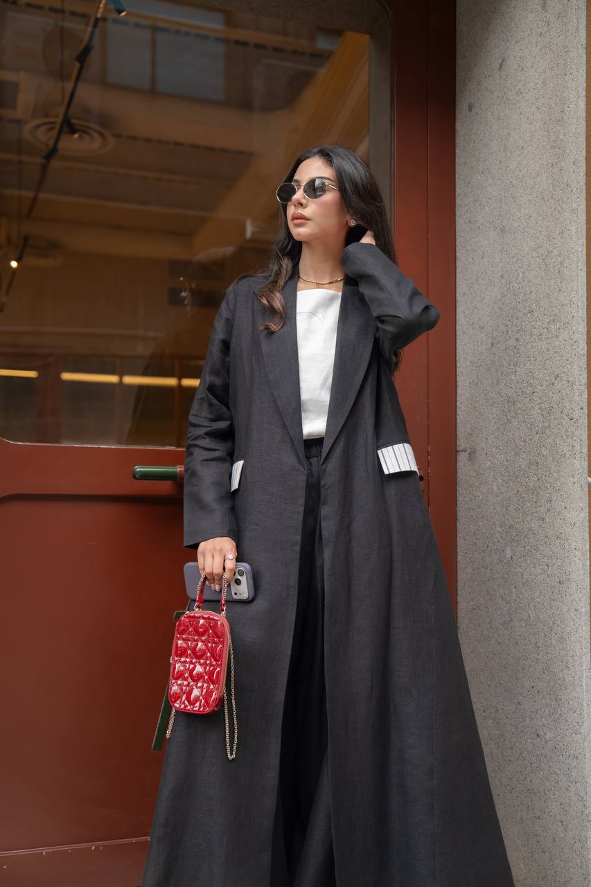 Linen abaya in black. C:6777