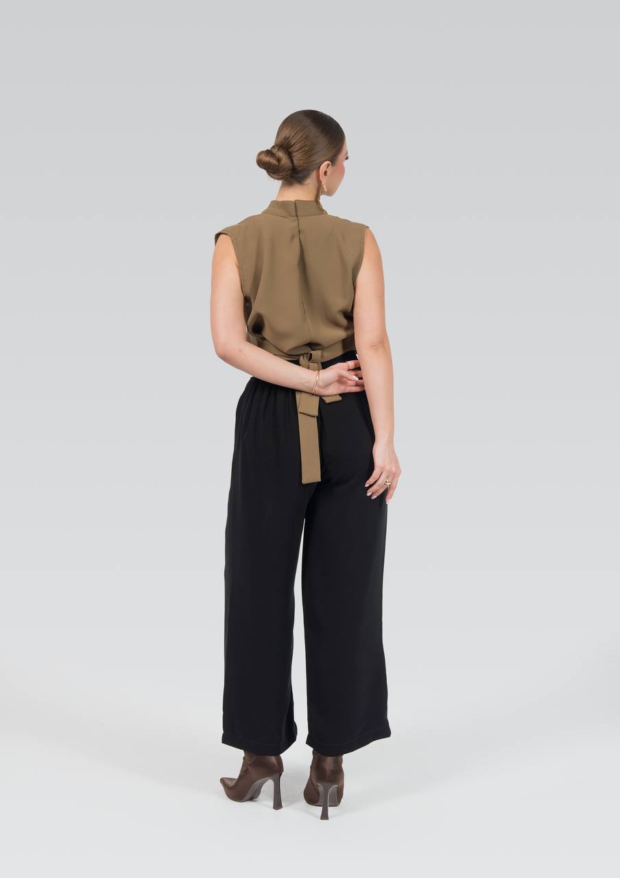 Blouse and trousers set.C:260