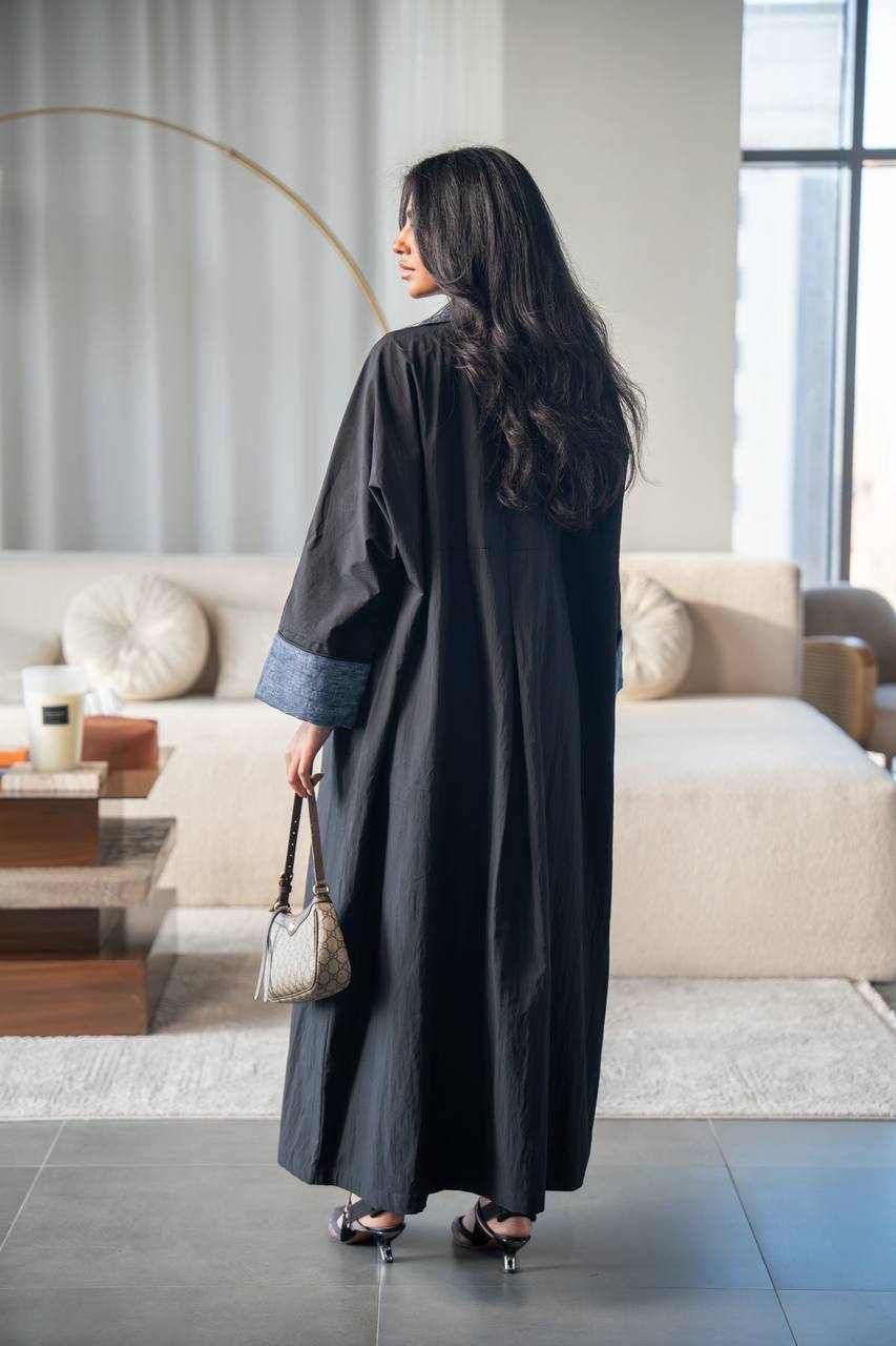 Black free size trench coat with jeans details. C:6656