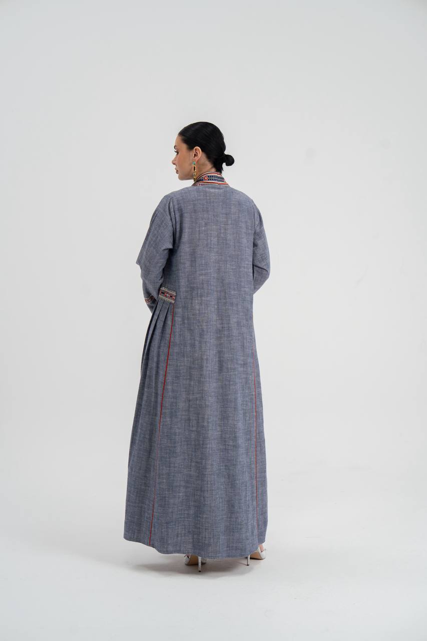 Linen abaya in gray with embroidery. C:6750