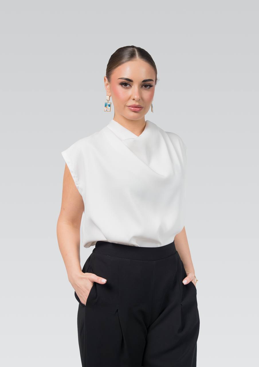 White blouse and trousers set.C:261