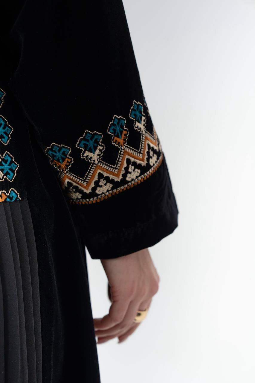 Black velvet abaya with embroidery.C:6846