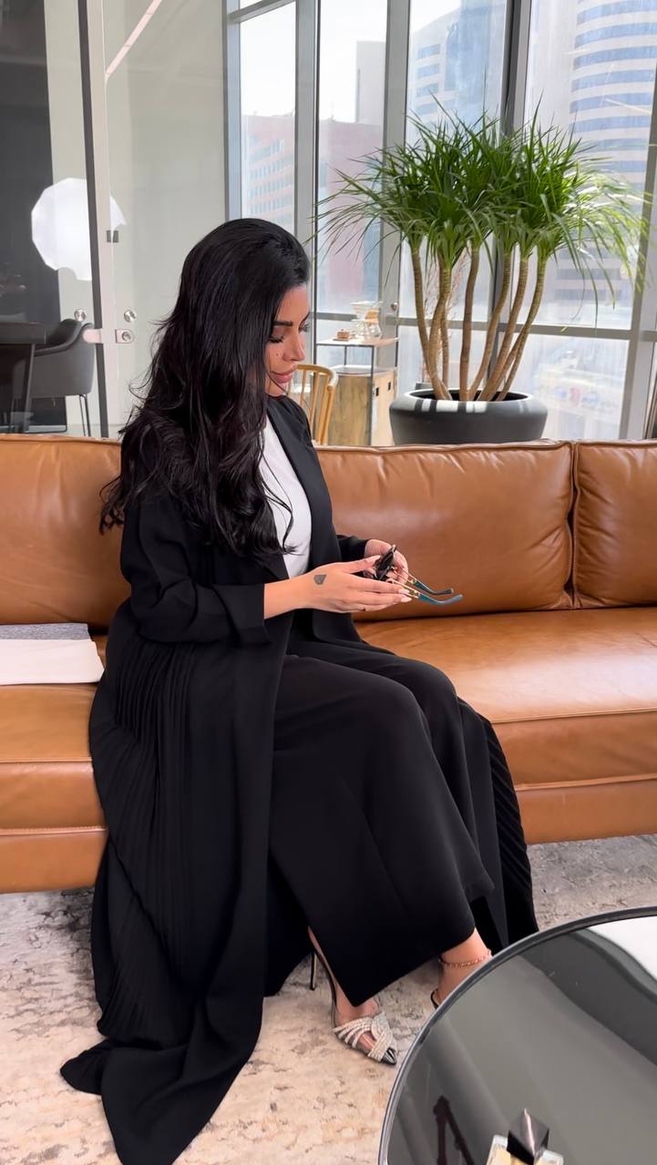 عبايه كريب بليزر اسود C:2001 BLACK