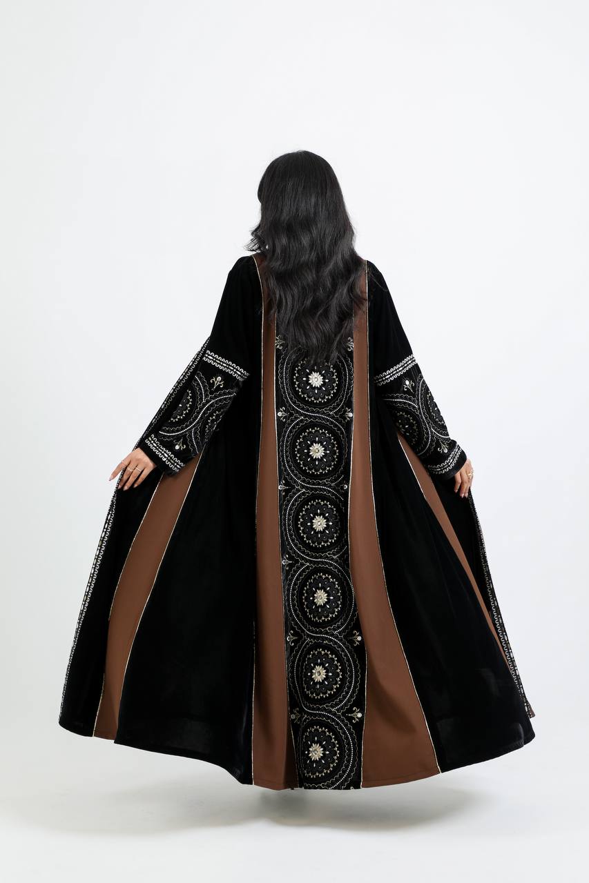 Velvet and crepe abaya with white embroidery. C:6720