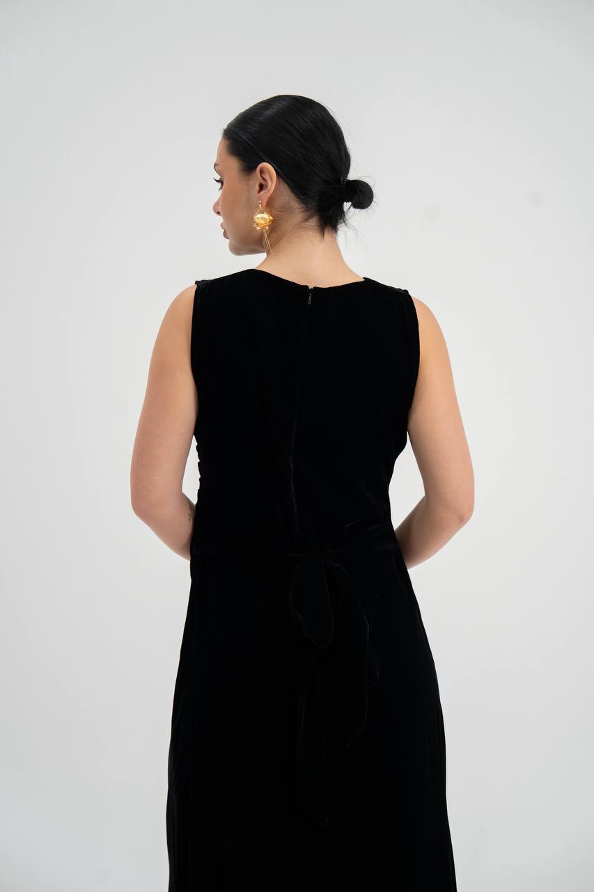 black crepe dress. C:226 Black