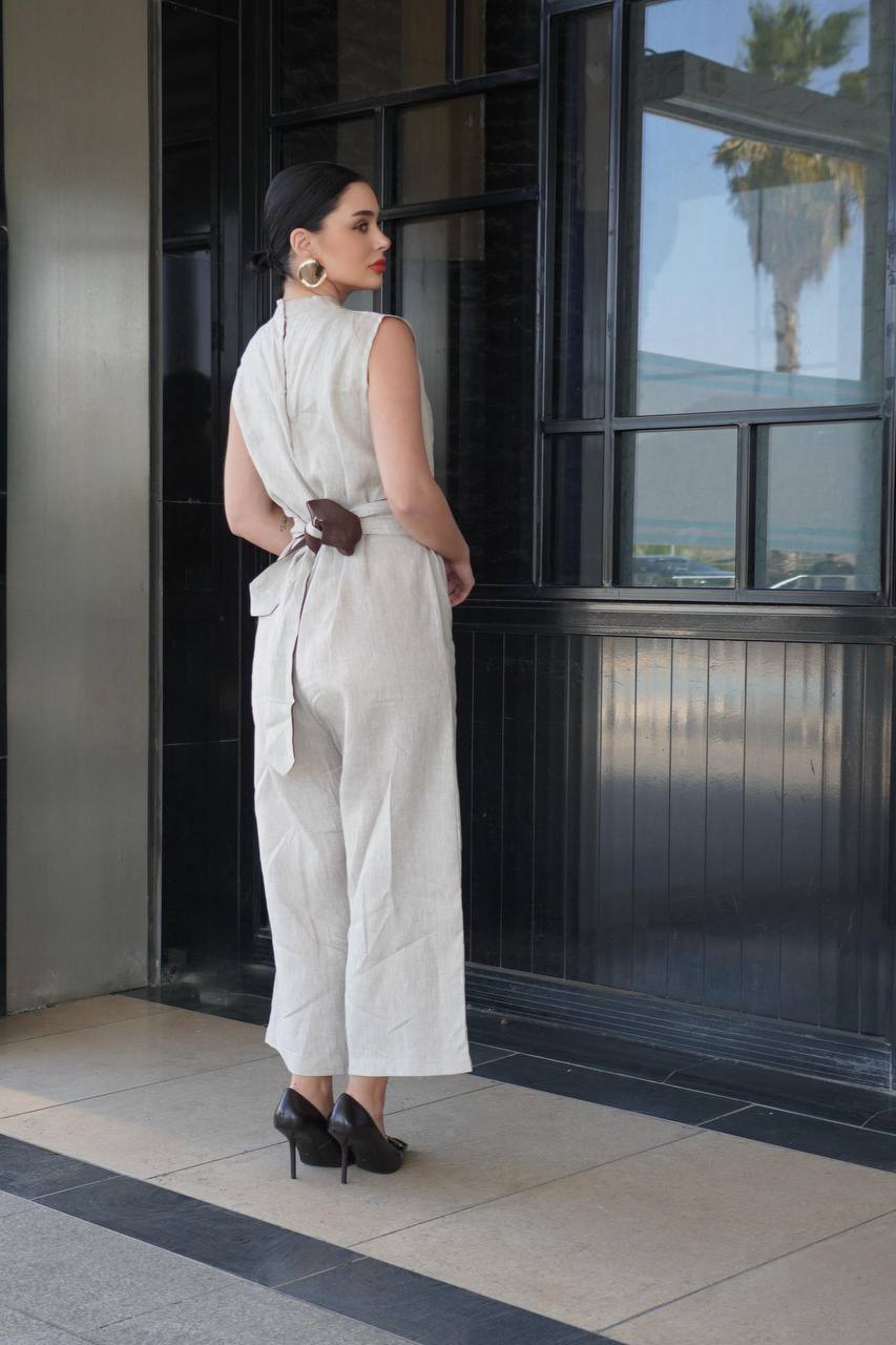 Beige linen jumpsuit. C:196