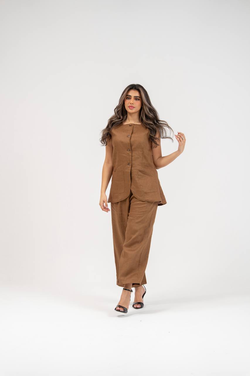 Vest and trousers set, camel linen. C:230