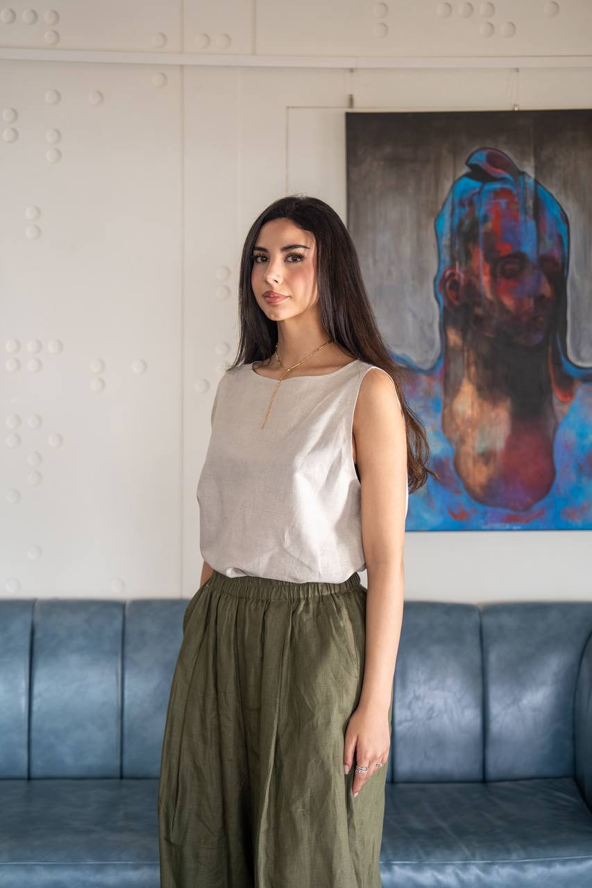 Beige blouse and green pants set in linen fabric. C: 235bige. green